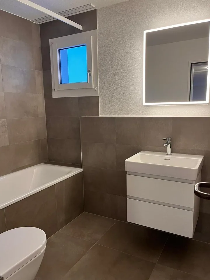 Topsanierte Wohnung im Herzen von Lyss