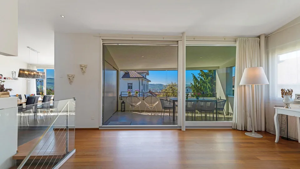 Casa moderna con vista sul lago