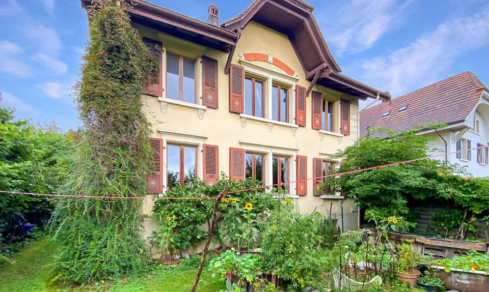 Maison individuelle spacieuse de 10 pièces à Safern avec jardin !