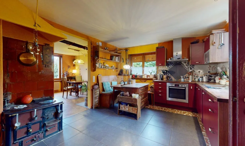 Maison individuelle spacieuse de 10 pièces à Safern avec jardin !