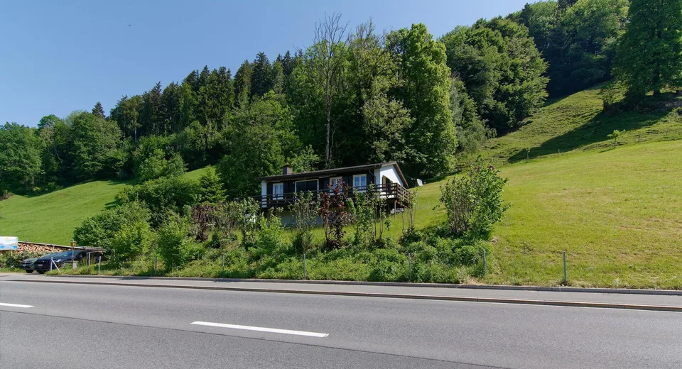 Freistehendes Einfamilienhaus mit Herz und Charme in naturnaher Lage