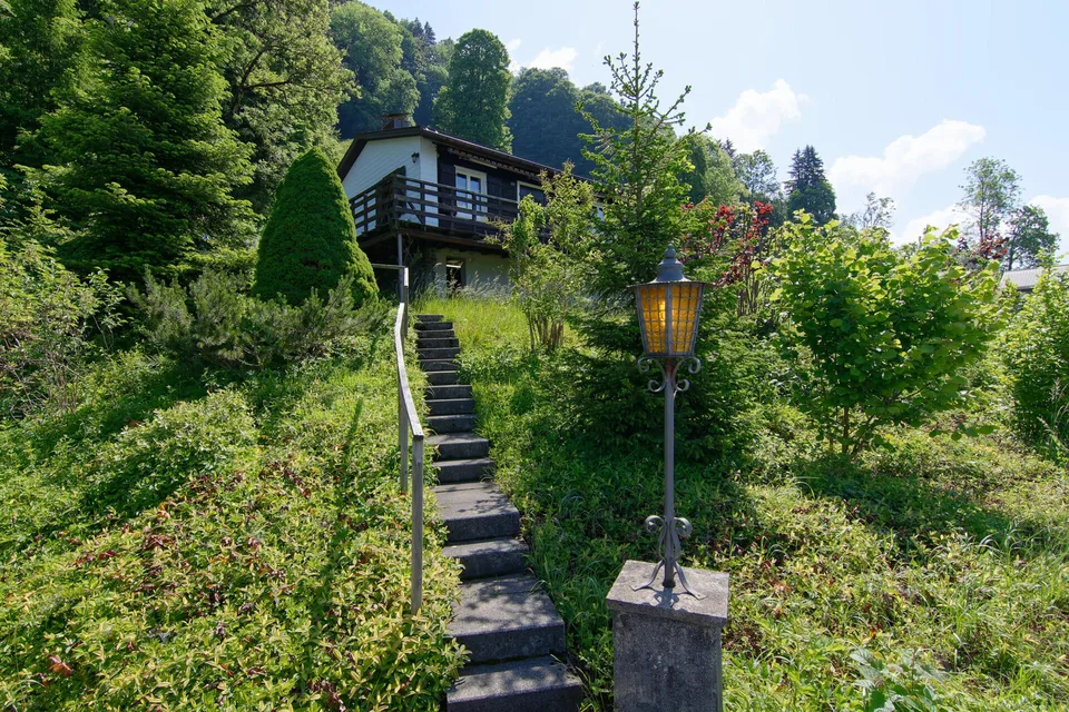 Freistehendes Einfamilienhaus mit Herz und Charme in naturnaher Lage