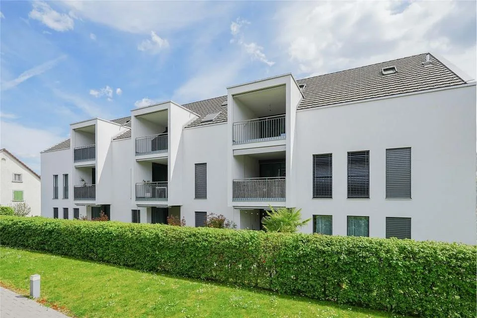 Quiet and well-maintained: 2.5 room attic apartment with gallery (WIR payment possible)