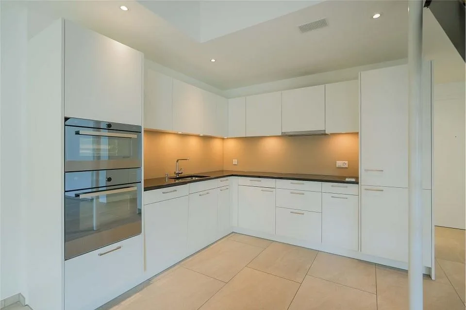 Quiet and well-maintained: 2.5 room attic apartment with gallery (WIR payment possible)