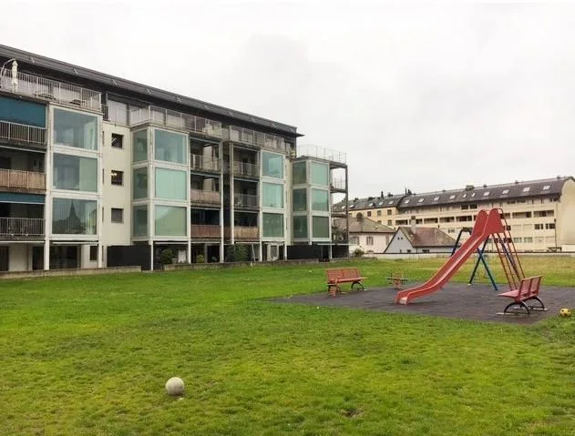 Nel cuore di Peseux, in un edificio COOP, con balcone e loggia – foto 6 di 6