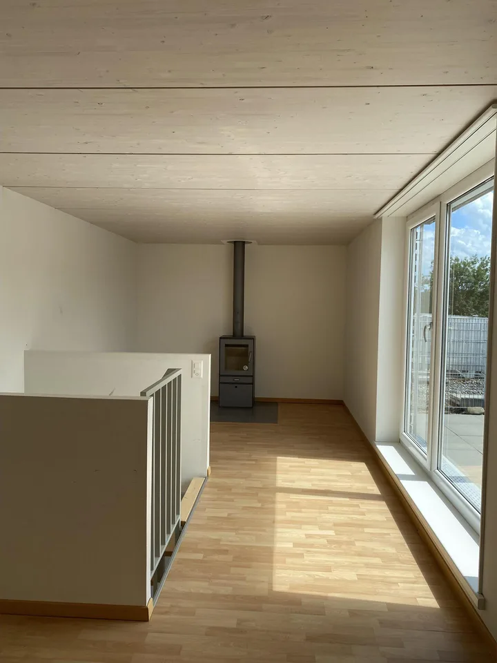 4.5 Zi, Studio, Dachterrasse und ein Garten direkt am Waldrand