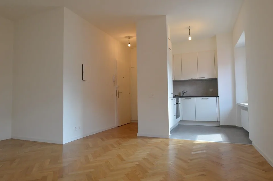 Wohnung mit 3.5 Zimmern im dritten Stock mit Aufzug renoviert