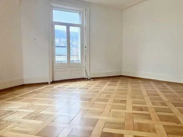 Deine neue WG? Grosszügige 6-Zimmerwohnung im Zentrum zu vermieten