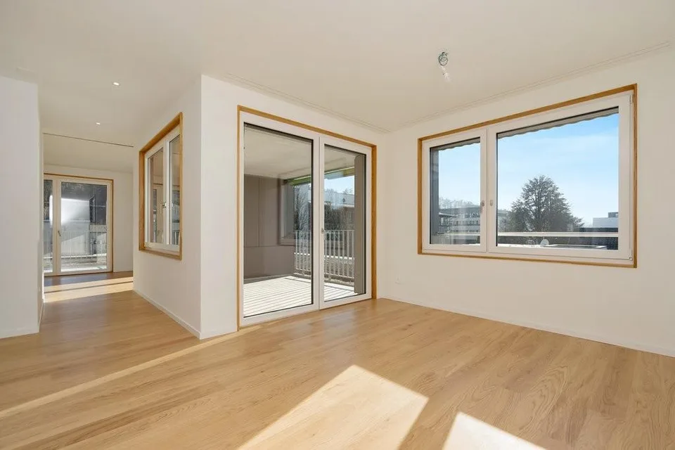 Exklusive 2.5-Zimmer-Attikawohnung mit Loggia und Terrasse