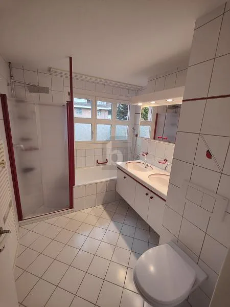 FAMILIENFREUNDLICH MIT GROSSEM BALKON