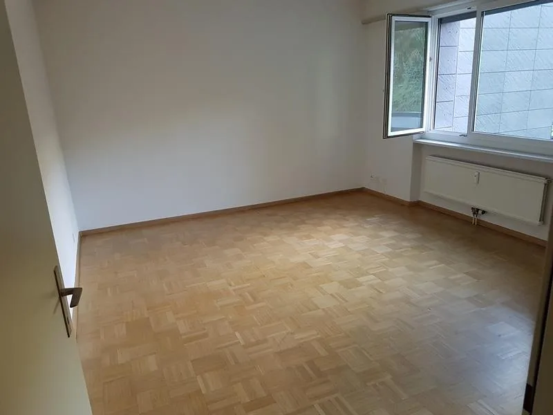 Compact, confortable et très bien desservi