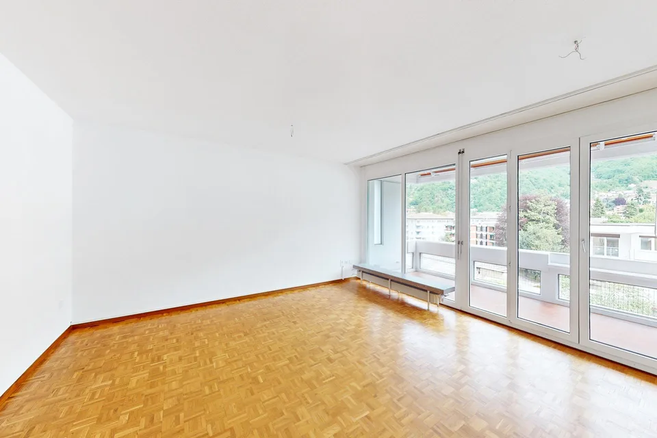 Spazioso con balcone e splendida vista sui castelli – foto 7 di 11