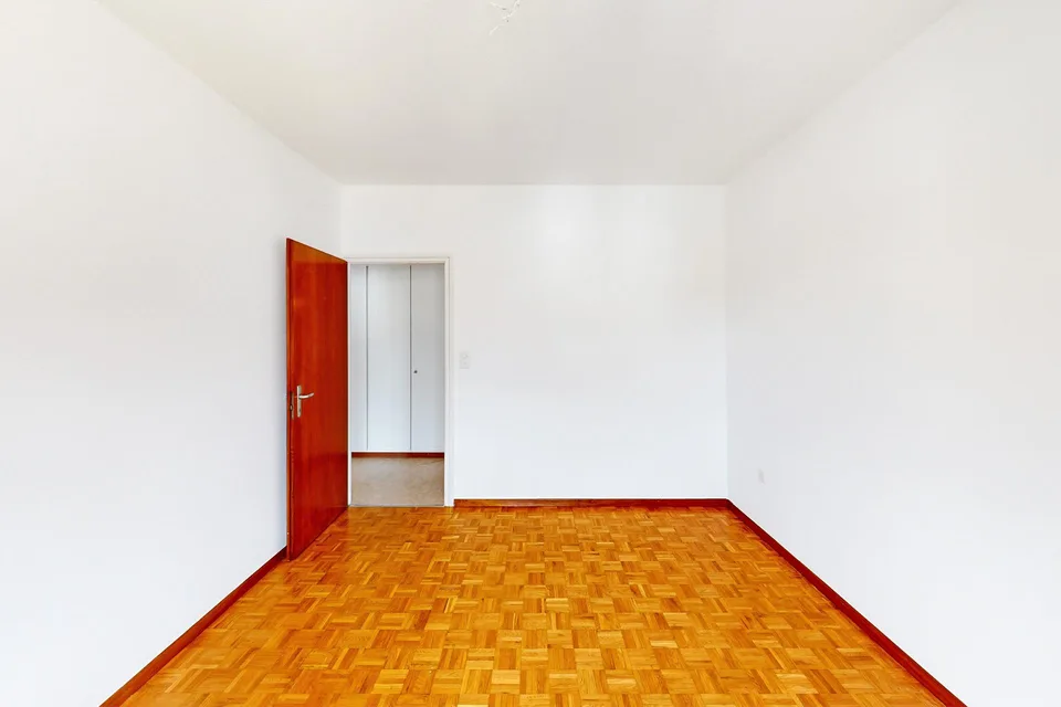 Spazioso con balcone e splendida vista sui castelli – foto 10 di 11