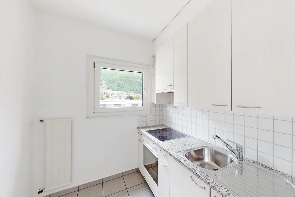 Spazioso con balcone e splendida vista sui castelli – foto 8 di 11