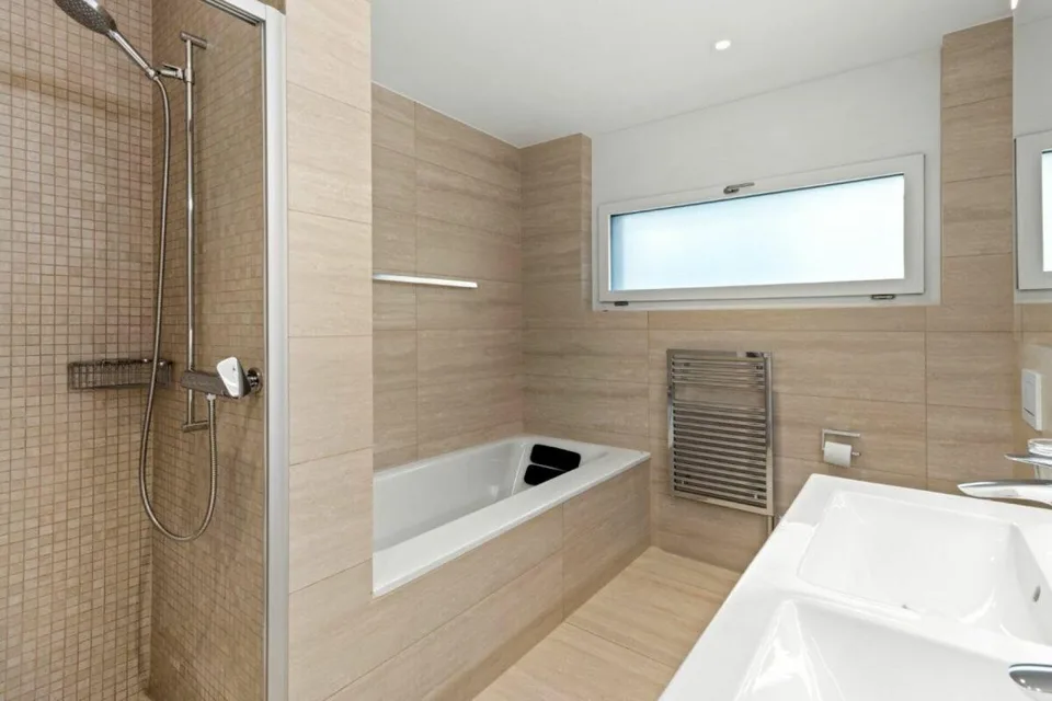 Modern, grosszügig mit Südterrasse – foto 18 di 26