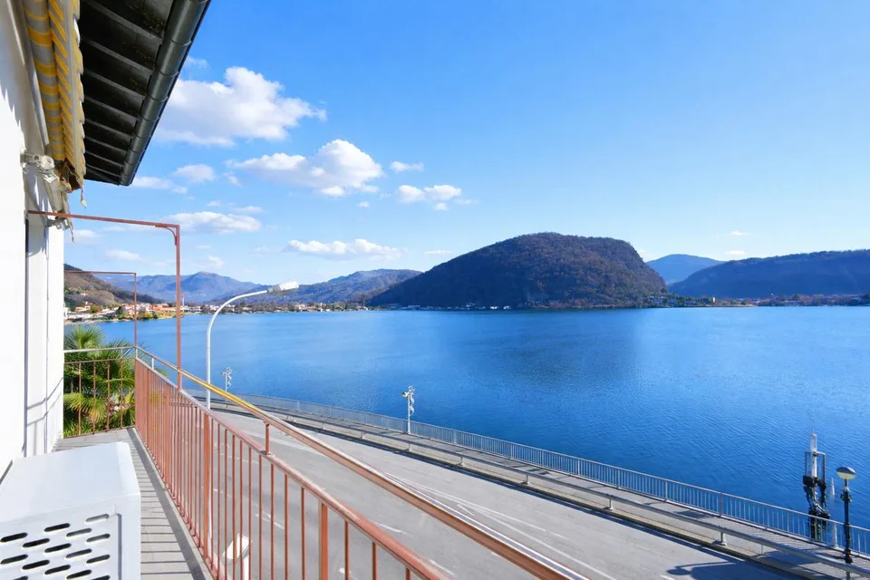 Appartamento completamente ristrutturato con vista lago a Ponte Tresa