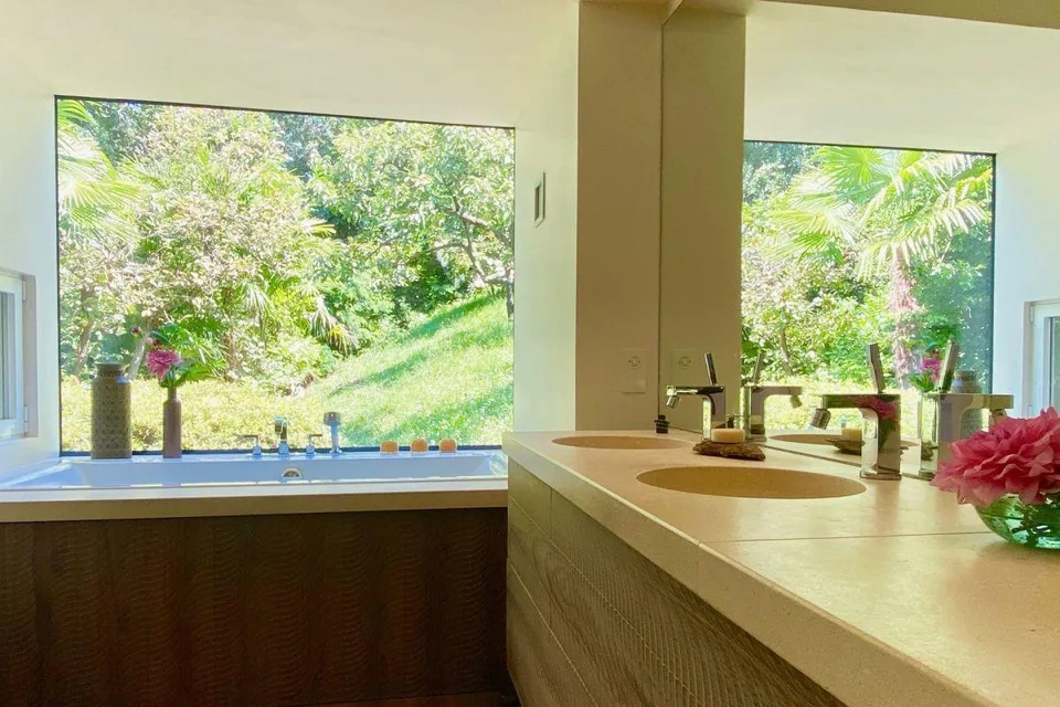Villa exclusive avec vue panoramique sur la mer à 180° et absolue intimité – photo 28 sur 29