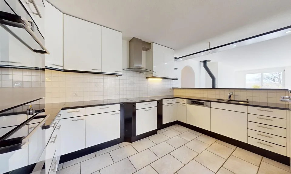 Ampio appartamento con terrazza di 5,5 locali a Düdingen