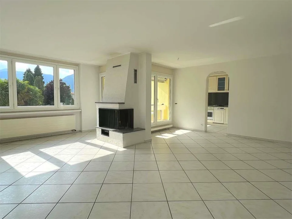 LOSONE - Dachwohnung 4.5 Zimmer nahe dem Fluss