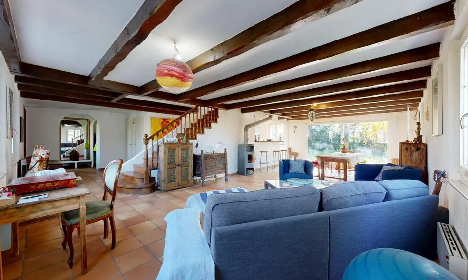 Maison de cachet avec grand jardin et beaux volumes