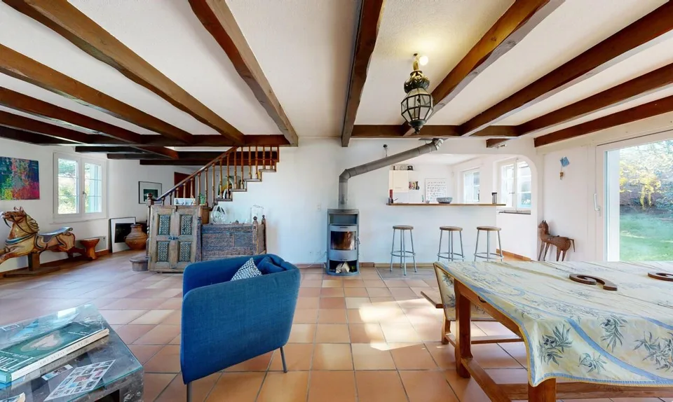 Maison de cachet avec grand jardin et beaux volumes
