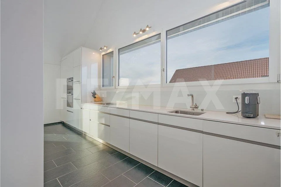 Exklusive 4.5-Zimmer-Maisonette mit Galerie, Bilderbuch-Aussicht un...