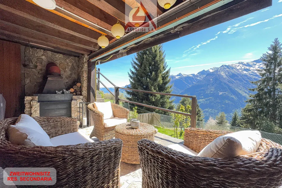 Rückzugsort der Ruhe in den Bergen / Rifugio di pace tra le montagne
