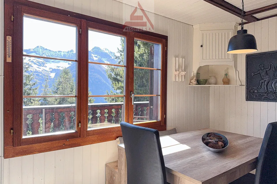 Rückzugsort der Ruhe in den Bergen / Rifugio di pace tra le montagne