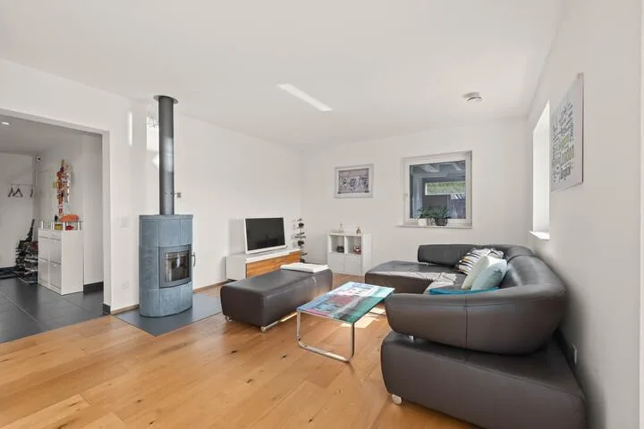 BEAUCOUP D'ESPACE & DE CONFORT - MAISON INDIVIDUELLE MODERNE DE 5.5 PIÈCES