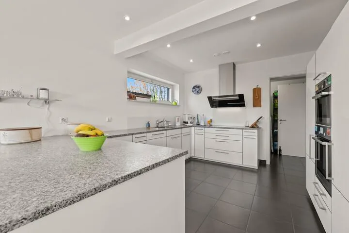 BEAUCOUP D'ESPACE & DE CONFORT - MAISON INDIVIDUELLE MODERNE DE 5.5 PIÈCES