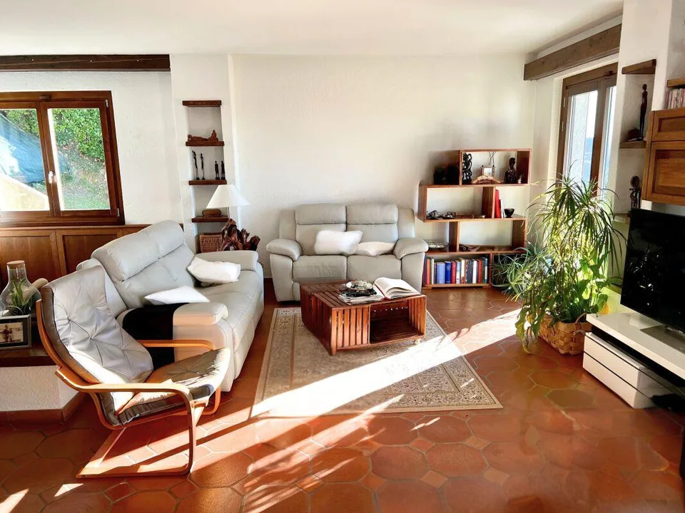 Morbio Superiore : villa 10,5 pièces, 304 m², grand jardin, vue