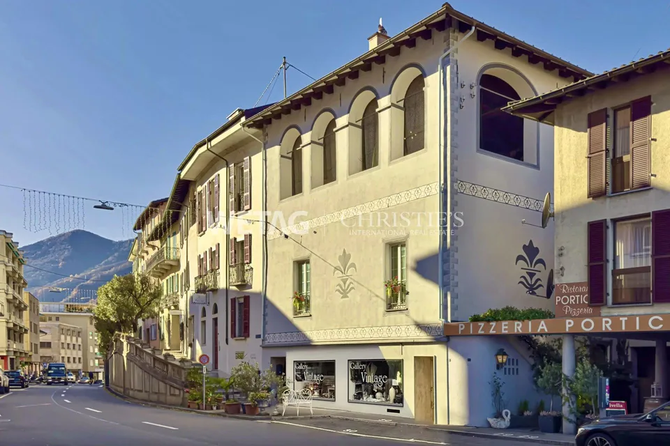 Historisches Patrizierhaus mit Innenhof zu verkaufen in Brissago
