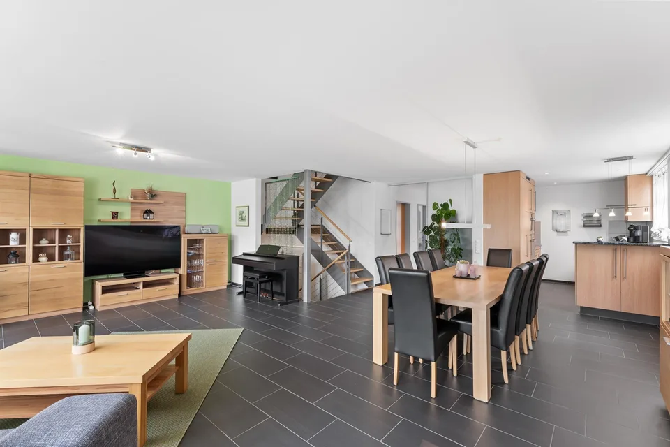 Ampia casa unifamiliare di 5,5 locali con 237m2 di superficie abitabile