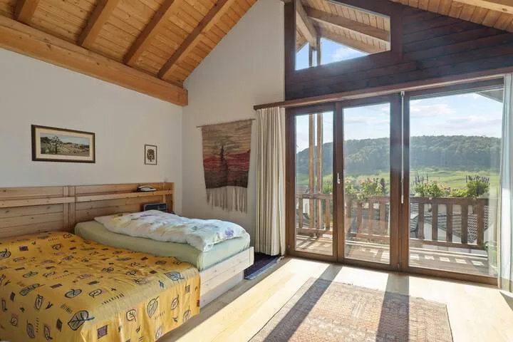 ECO-LIVING WITH A VIEW: A FAMILY HOME WITH A PV SYSTEM AND A TOP PANORAMIC LOCATION
