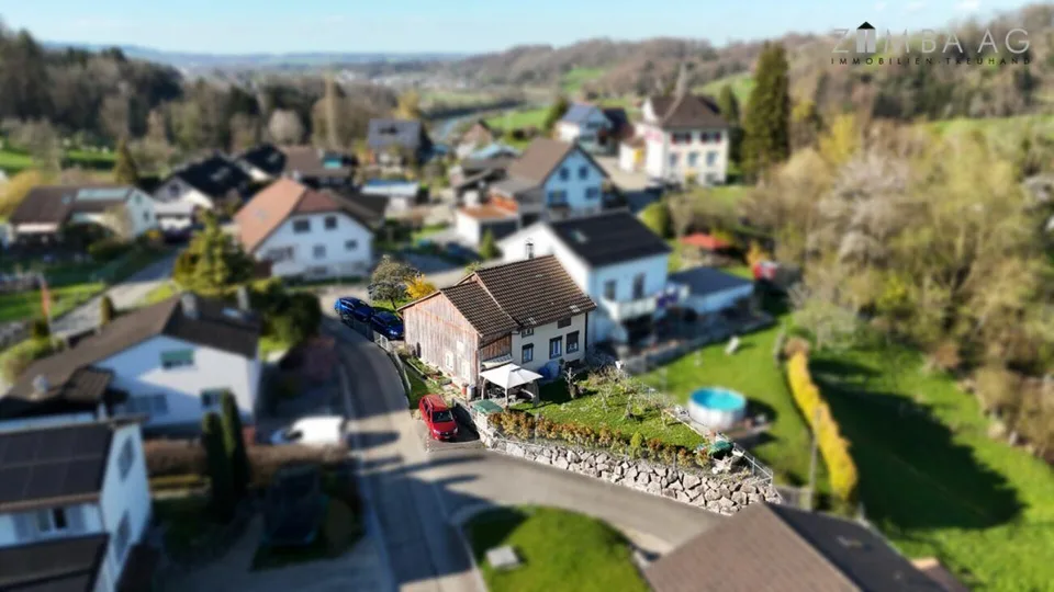 Haus mit Garten und Parkmöglichkeiten im schönen Halden