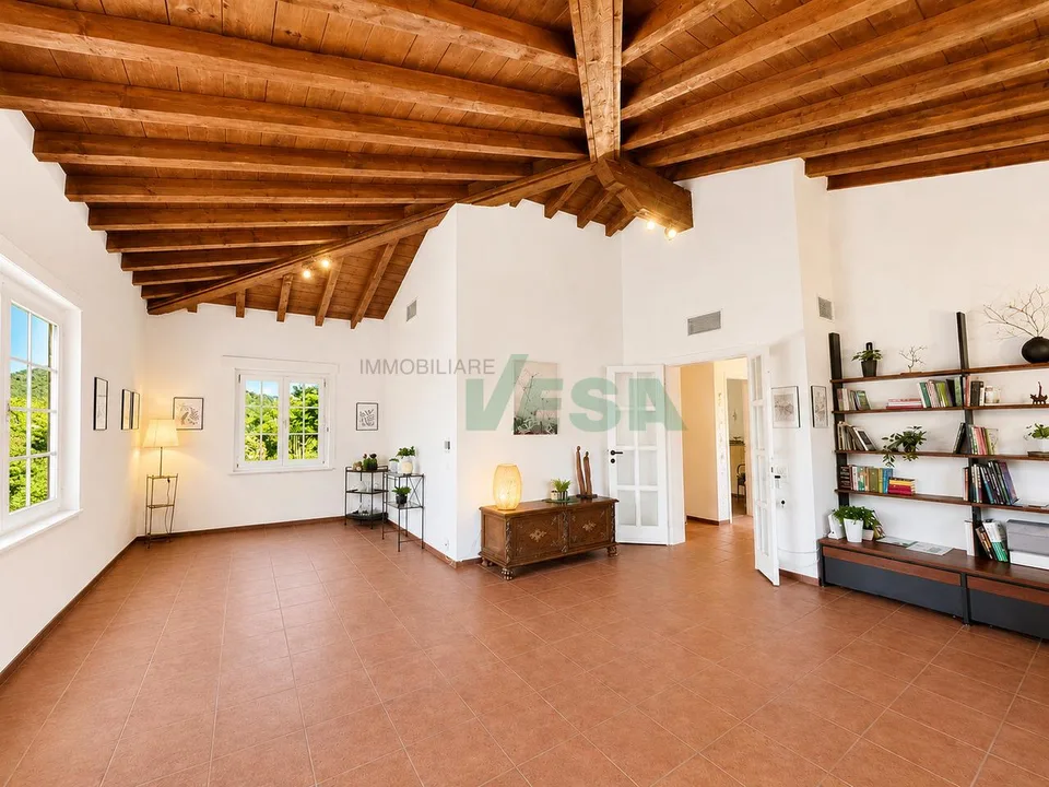 Accogliente casa unifamiliare su un unico piano con ampio giardino