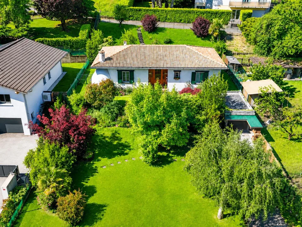 Accogliente casa unifamiliare su un unico piano con ampio giardino