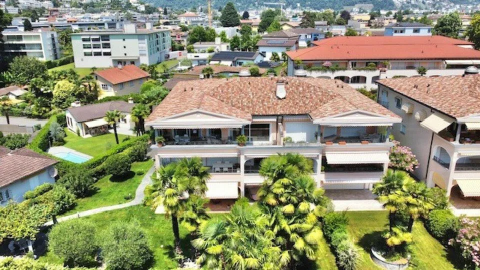 ZU VERKAUFEN IN ASCONA, hochwertige 4.5 Attikawohnung auch als ZWEI...