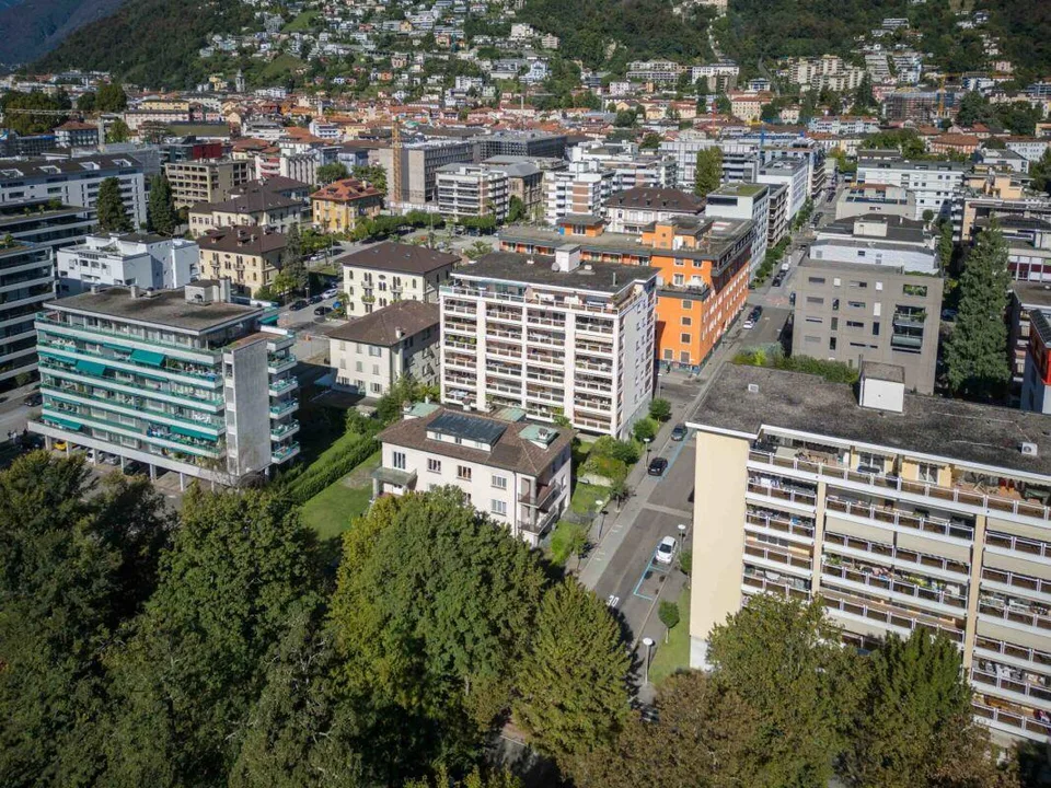 VENDESI IN CENTRO A LOCARNO - AMPIO E LUMINOSO APPARTAMENTO DI 4.5 LOCALI AL PRIMO PIANO – foto 18 di 21