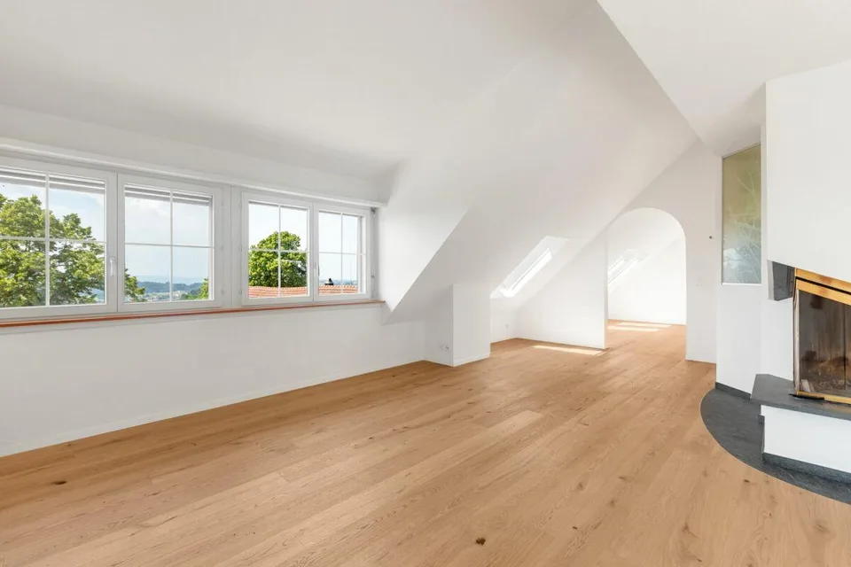 Renovierte Maisonette mit Balkon, Aussicht, viel Charme und Klimaan...