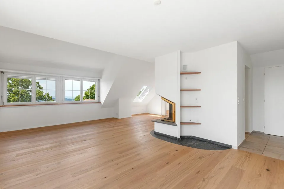 Maisonette rénovée avec balcon, vue, beaucoup de charme et climatisation – photo 7 sur 11