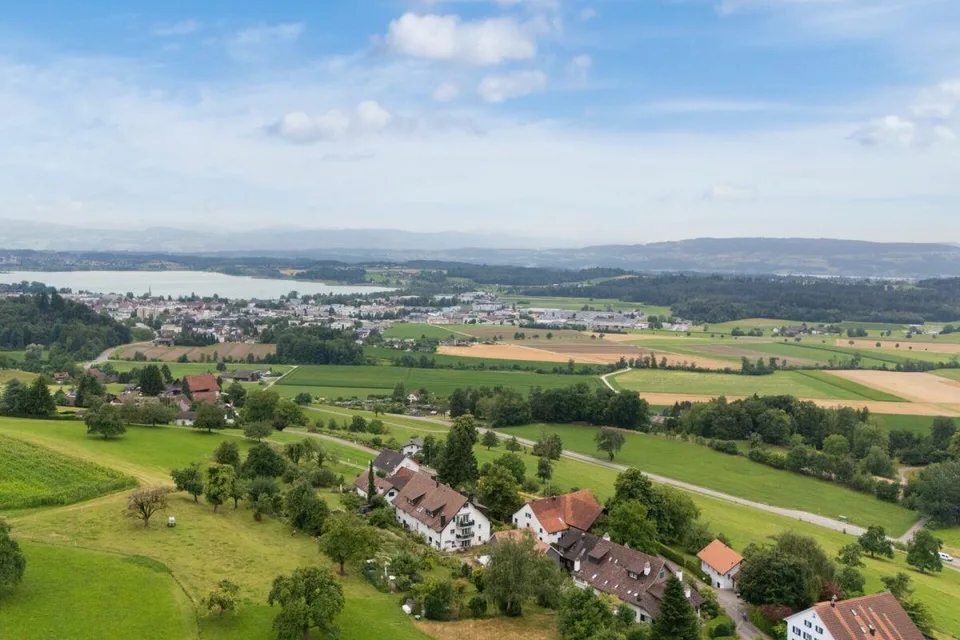 Renovierte Maisonette mit Balkon, Aussicht, viel Charme und Klimaan...