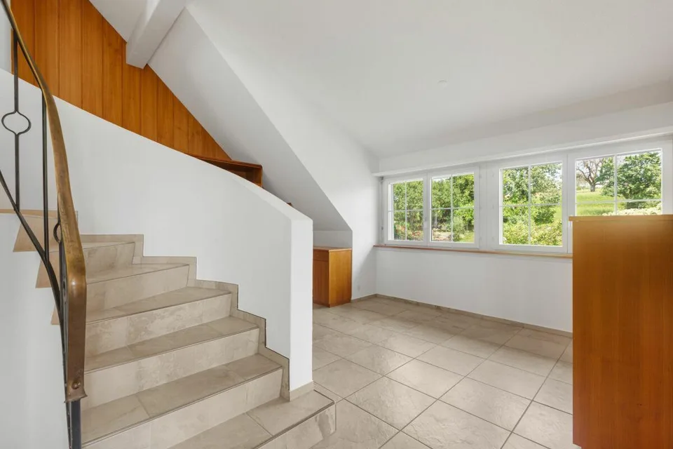 Maisonette rénovée avec balcon, vue, beaucoup de charme et climatisation – photo 9 sur 11