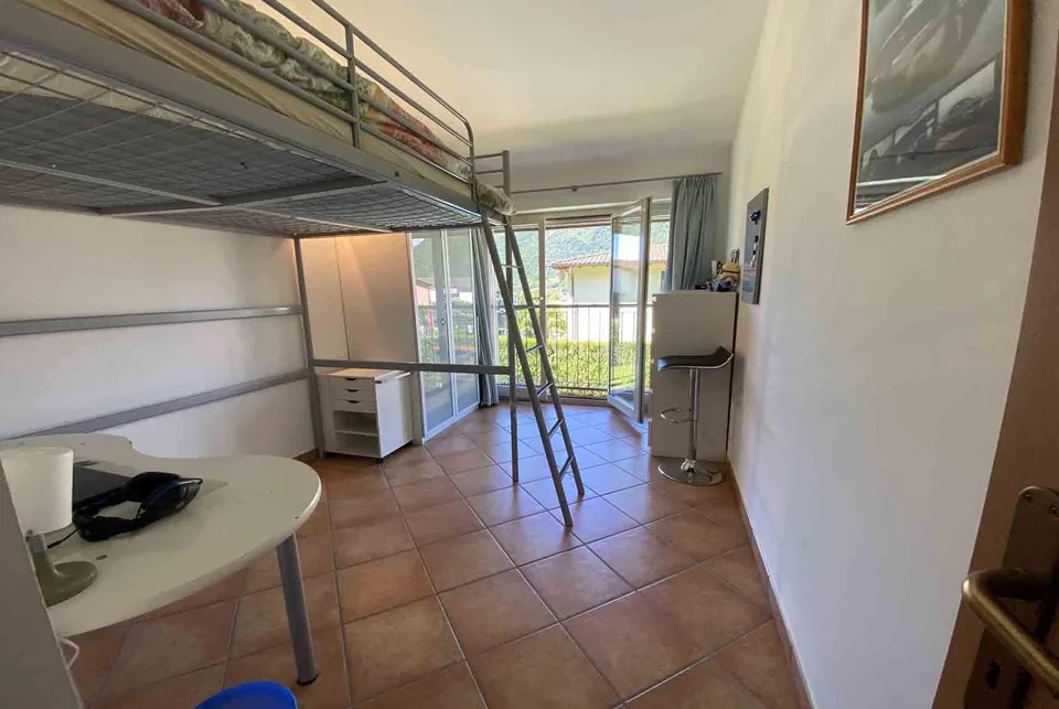 VILLA BIFAMILIARE CON GRANDE GIARDINO – foto 6 di 13