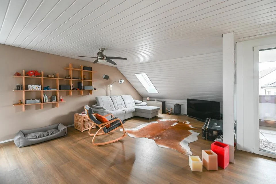 Lichtdurchflutetes Zuhause: Moderne Wohnung mit herrlicher Loggia