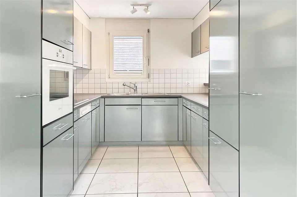 Abitare attraente con 3 ½ camere, balcone e terrazza