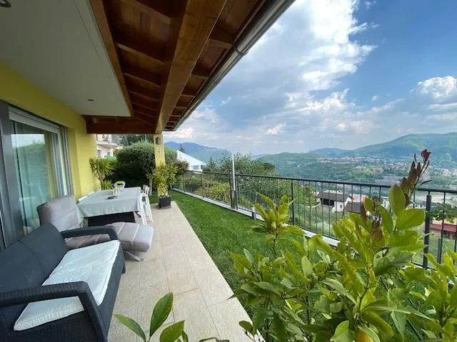 SPLENDIDA CASA UNIFAMILIARE CON VISTA PANORAMICA