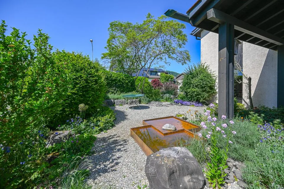Casa unifamiliare affascinante con idillio di vita e oasi di giardino