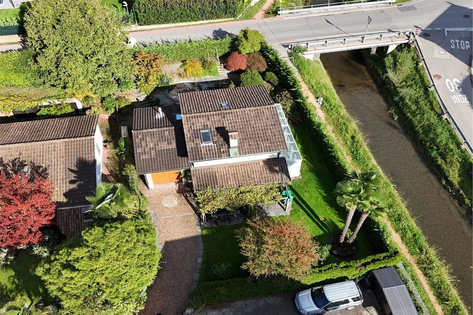 Wunderschönes, charaktervolles Haus in traumhafter Seelage