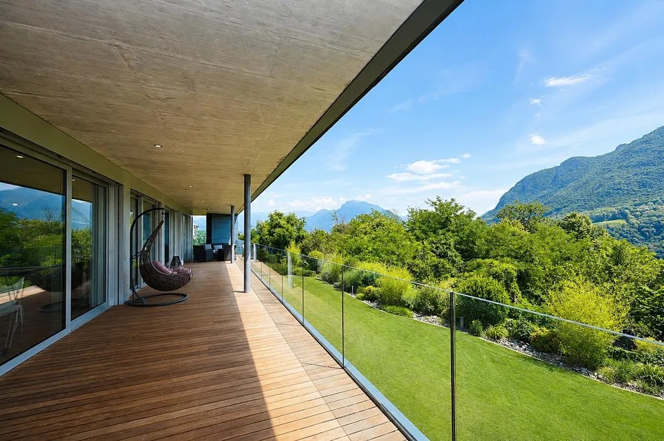 Appartamento di Pregio: Giardino, Terrazza e Servizi Wellness